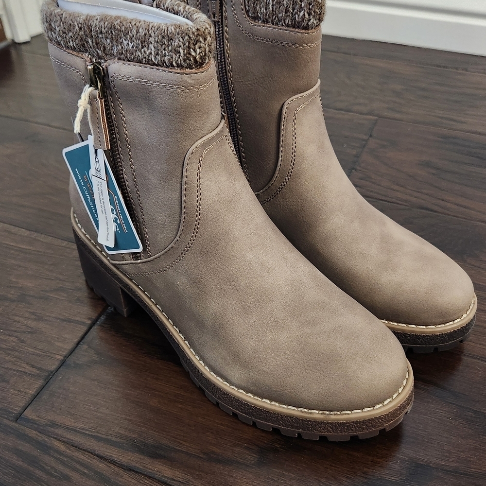 Cliffs by White Mountain Blasting Bootie. Women's size 10. Nwb.